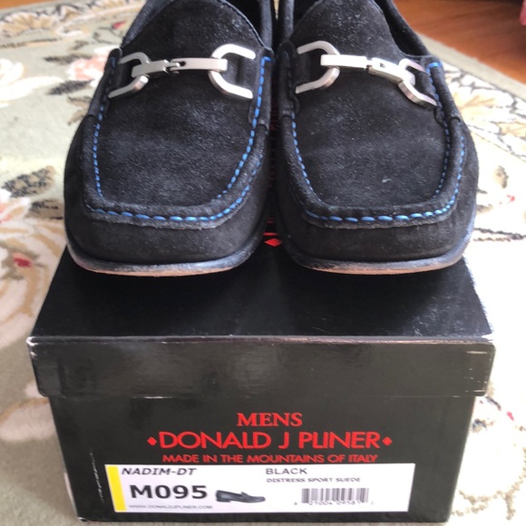 Donald J Pliner - Picture 3 of 6